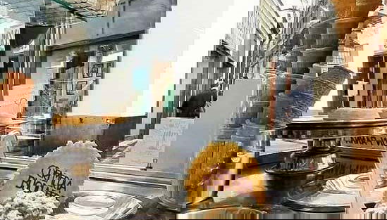 All'interno della gelateria