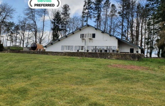 Luxurious Holiday Home in Érezée with Hot Tub - Photo 1