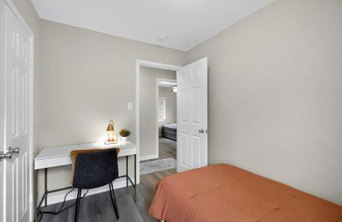 Stylish and Cozy 4BR Home in Houston, Sleeps 9 - Foto 7