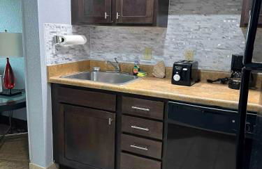 Condo near Disney Springs-Free shuttle to Parks - Foto 68