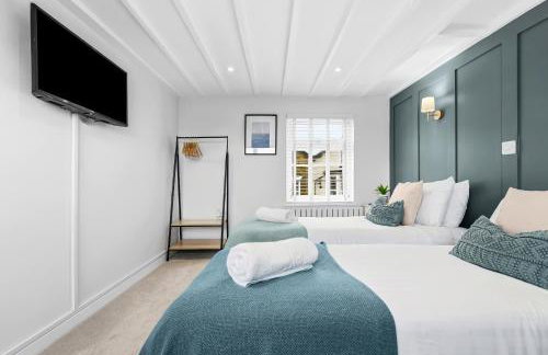 3-BR Luxe Cowes Cottage Harbour Views, Sleeps 6, with Private Garden - LONG TERM STAY WINTER SPECIAL OFFER AVAILABLE! - by Blue Puffin Stays - Foto 27