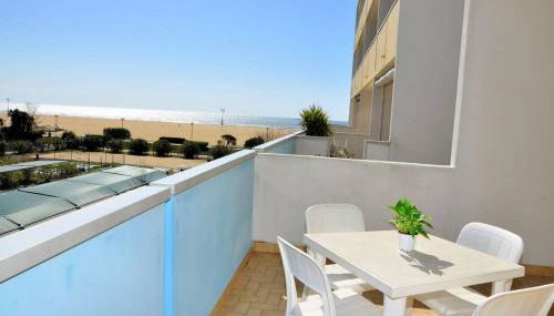 Bright and Functional Flat With Seaview Balcony - Foto 2
