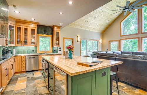 Modern Nellysford Getaway with View Deck and Fire Pit - Foto 8