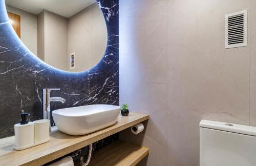 Spacious 4 Bedroom Apartment Fira BCN & Camp Nou - Foto 20