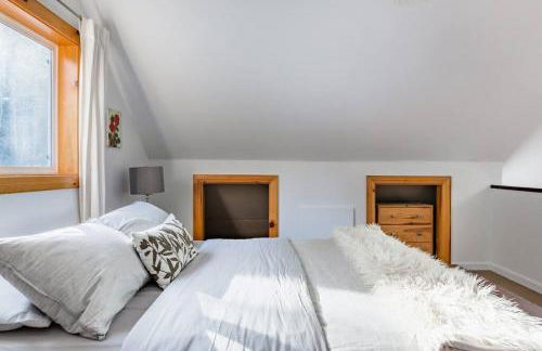 Serene Retreat on a Stream - Photo 30