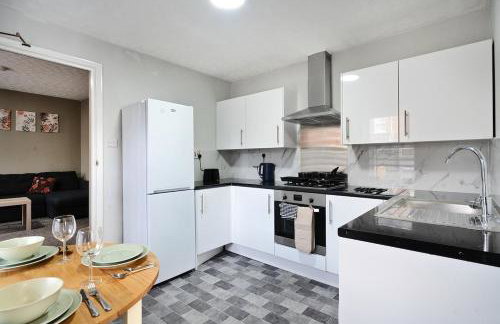 RELAXED CENTRAL HOUSE LOCATED IN WEST READING CLOSE TO TOWN CENTRE with FREE DRIVE WAY PARKING, WI FI & NETFLIX BY AI ESTATE GROUP - Foto 16