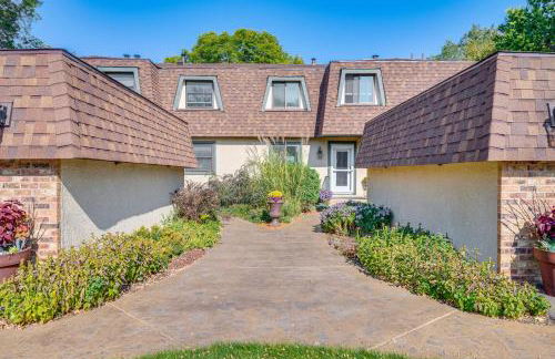 Riverfront Champlin Townhome with Deck and Water View! - Foto 39