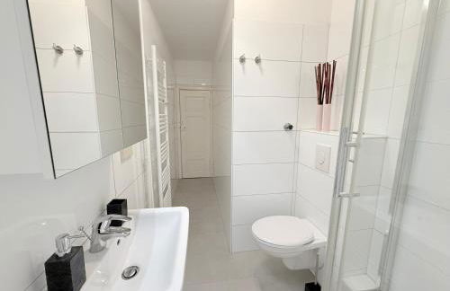 Nollendorf Apartments - 1 separate bedroom and 1 living room with sofa bed in Motzstraße - Foto 11