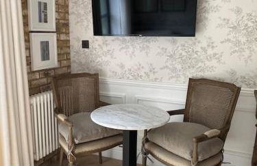 Boutique style self contained annexe with garden - Photo 13