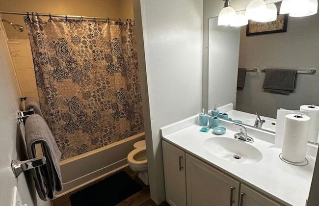 New-20p off-Uptown Love MPLS next to Fun - Foto 9