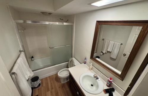Modern 2BR Suite 202- Toledo & Sylvania Gateway - Foto 8