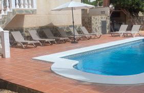 Agradable Villa con piscina y vistas al mar - Photo 31