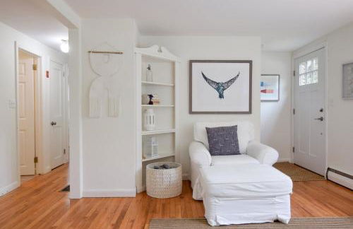 Huge Deck Outdoor Shower Dog Friendly - Photo 2