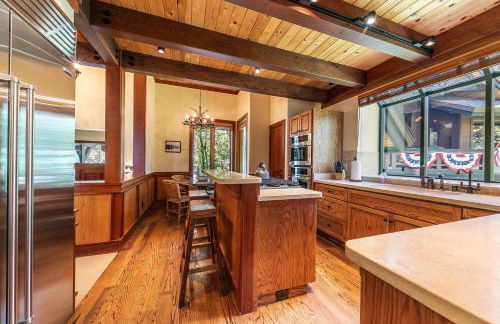 Chambers Lakeside Escape w Lake Views & HOA Access! - Foto 6