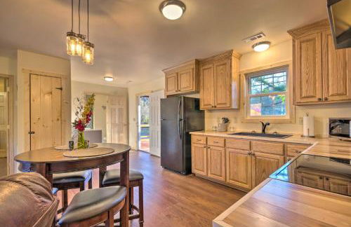 Smoky Mountain Cabin with Hot Tub and River Views! - Foto 8