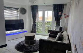 Two bed apartment with balcony Slough,Windsor,Legoland - Foto 11