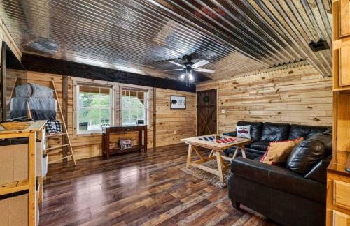 Rustic Barn Retreat w Hot Tub Game Room & FirePit - Photo 34