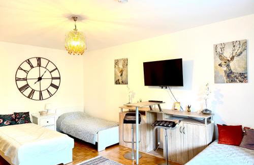 Welcome to Messe! Two-bedroom SmartApartment &Balcony - Foto 1