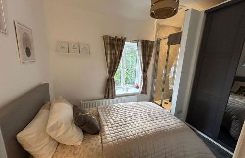 Cannons Loft Central Buxton, Duplex loft 3 bedroom Set over 3 floors stairs no lift sleeps 5 - Photo 26