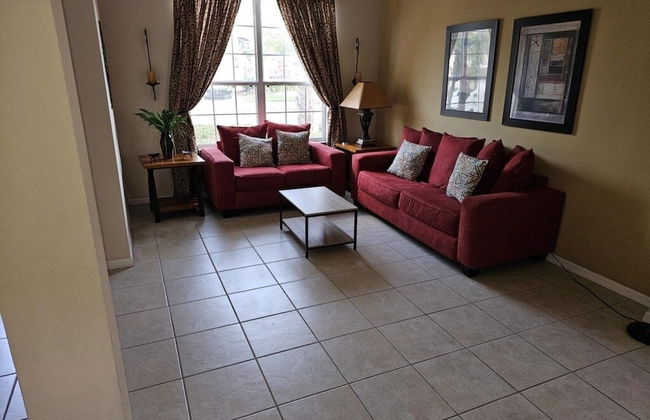 Spacious 7 Br, 4.5 Br Retreat With Pool 7 Bedroom Condo by RedAwning - Foto 12