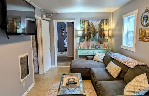 Treehouse Cottage - Photo 1