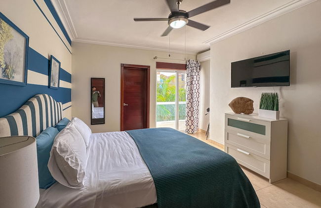 Incredible 3 BR Penthouse w BBQ Jacuzzi - Photo 8