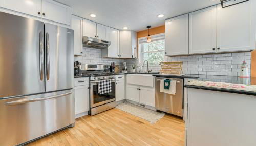 Walk to Lake Huron Beaches Home with Fire Pit! - Foto 3