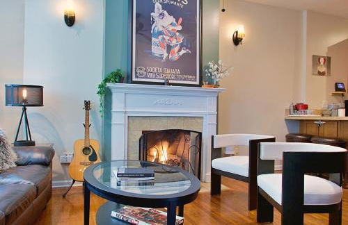 The Banksy-Free Parking -4 bedroom w King bed- Firepit Rooftop near United Center - Foto 4