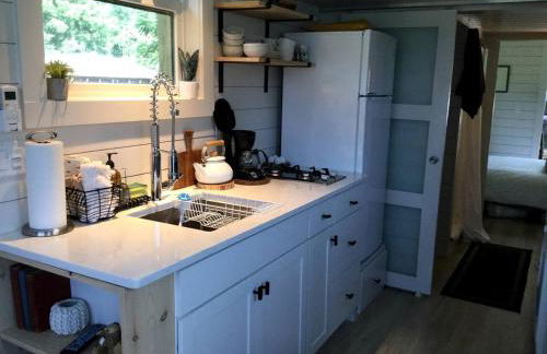 Glamping in North Carolina for Weekend Getaways near Asheville - Foto 3