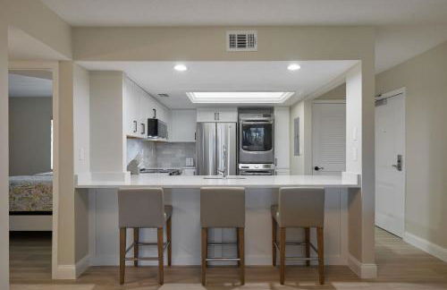 Sanibel Inn 511- Premier Two Bedroom Residence, Resort Amenities Included! - Photo 5