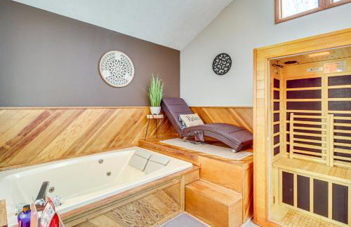 Private Spa, Fire Pit and Deck Poconos Home! - Foto 7