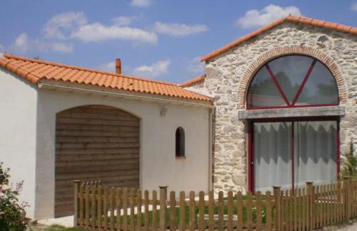 Gîte rénové mitoyen PMR, 3 chambres, terrasse, proche nature - FR-1-426-112 - Photo 1