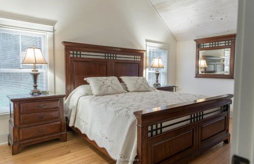 Restored 1881 Farm House - Foto 10