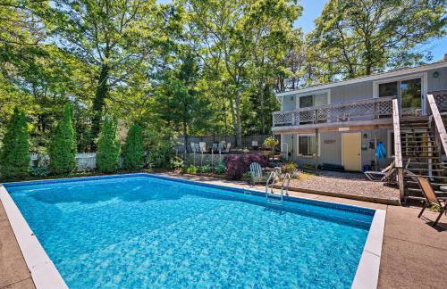 Cape Cod Area Home with Fire Pit Less Than 4 Mi to Beach! - Foto 1