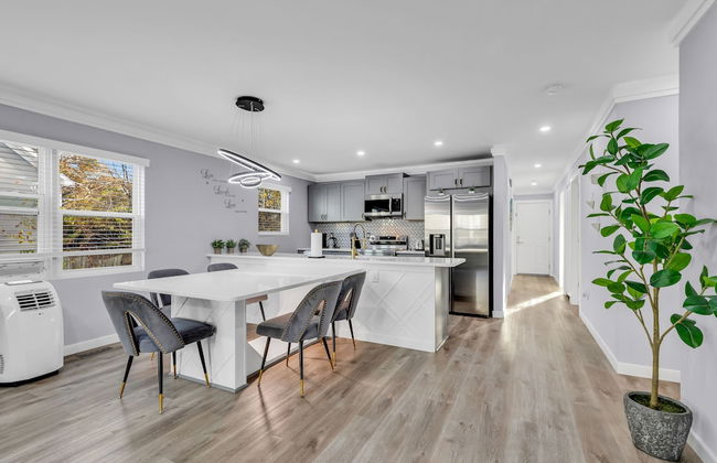 Charlotte Spacious Home - Foto 13