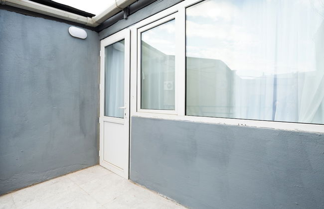 Chic & Modern 4BR Home in Old Tbilisi - Photo 32