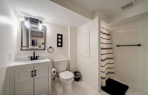 Exclusive Wooded Chalet w Magnificent River Views - Foto 37