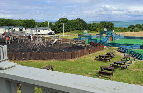 luxury new 3 bed caravan with stunning sea view on private beach in Thorness bay - Foto 33