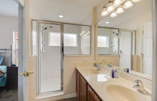 Large Pool Deck * All Rooms w/ Private Bathroom - Foto 28