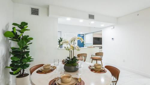 Lux 2BR City-View Retreat in Hollywood, 2nd Floor - Foto 3