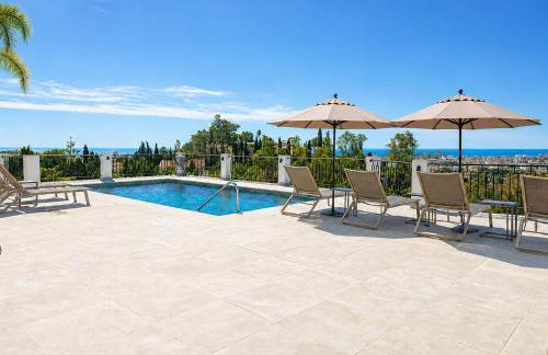 Villa with private pool & outdoor kitchen - Photo 50