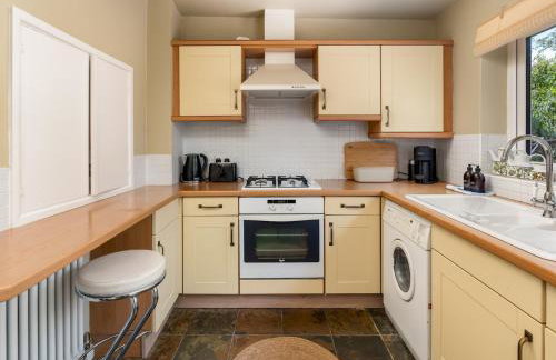 Charming 2 Bed Cottage in the Heart of Adderbury Pass the Keys - Foto 16