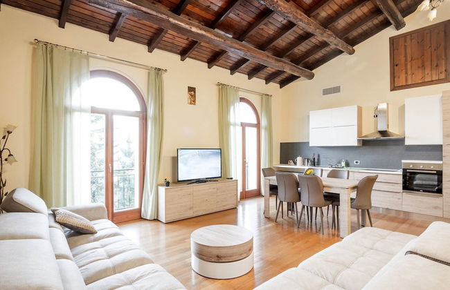 Lakeside Mansion With Pool - Foto 30