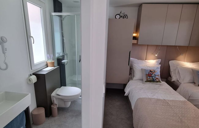 Blue Charm Mobile Home - Photo 4