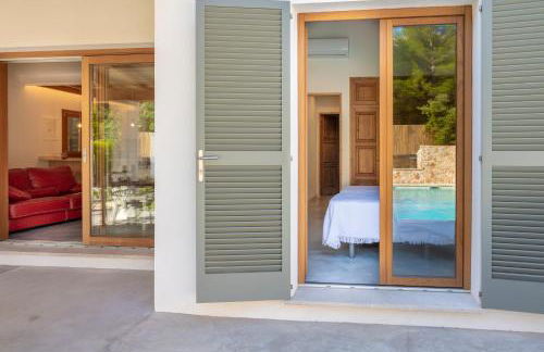 Villa with pool near the beach in Cala San Vicente by Renthousing - Photo 33