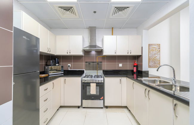 Marco Polo - Spacious Studio Lush View - Photo 15