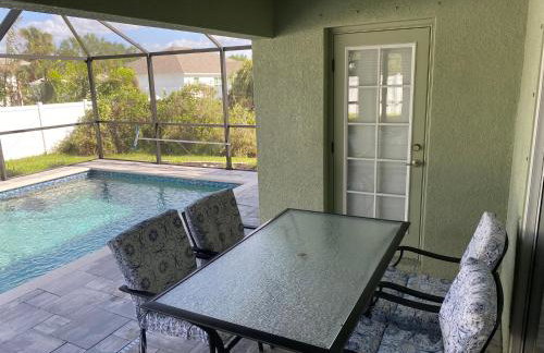 Gone Coastal! Large Heated pool home 30 min from beaches! - Foto 54