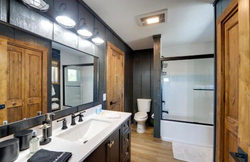 The Bunkhouse in Bondurant Pet Friendly - Photo 12