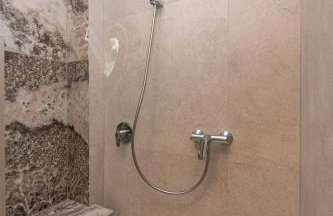 Split Eye Apartment - Photo 16