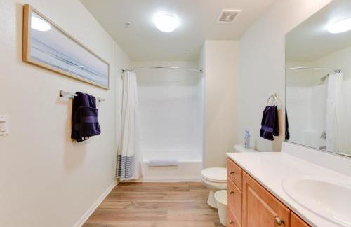 Spacious, Comfortable, and Central Condo - Foto 12